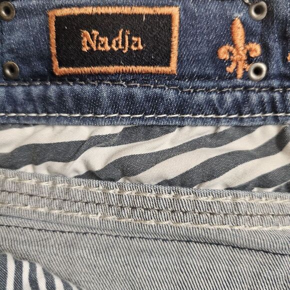 Rock Revival Women Jeans Yazhi Easy Crop Leg light wash with fading Size 32 - Picture 6 of 13